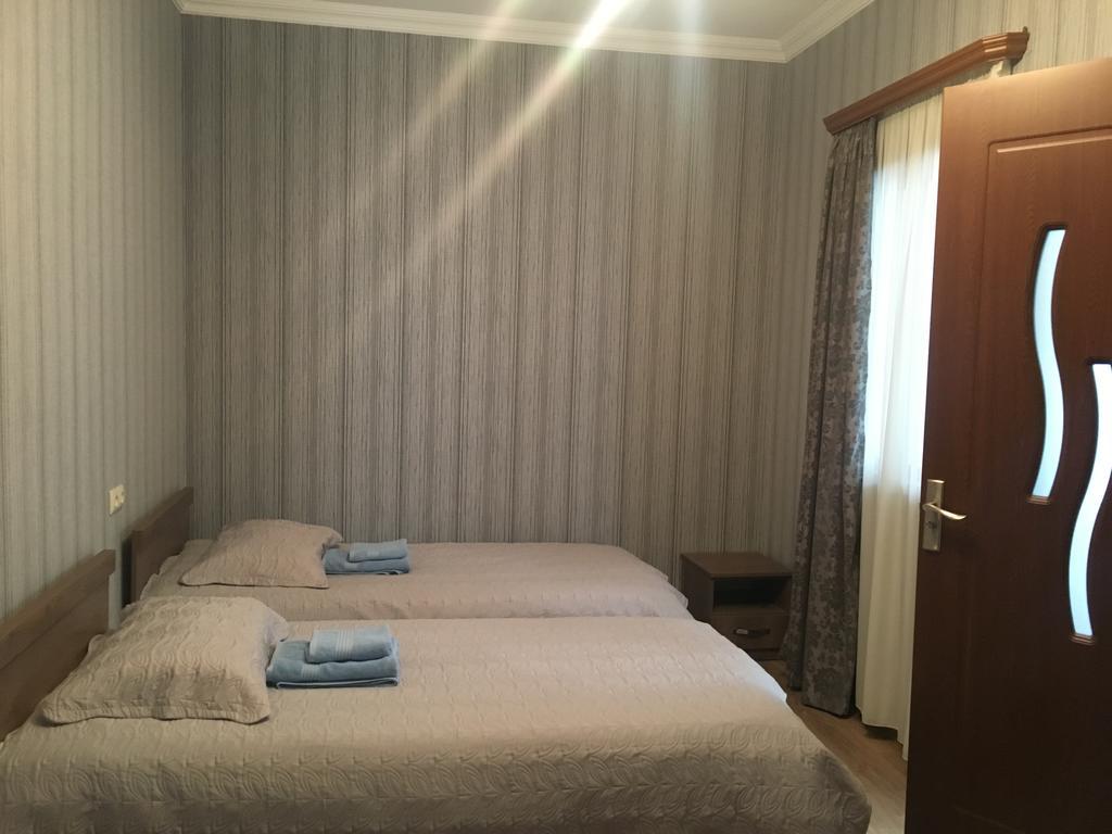 Hotel Cherry à Kazbegi Extérieur photo